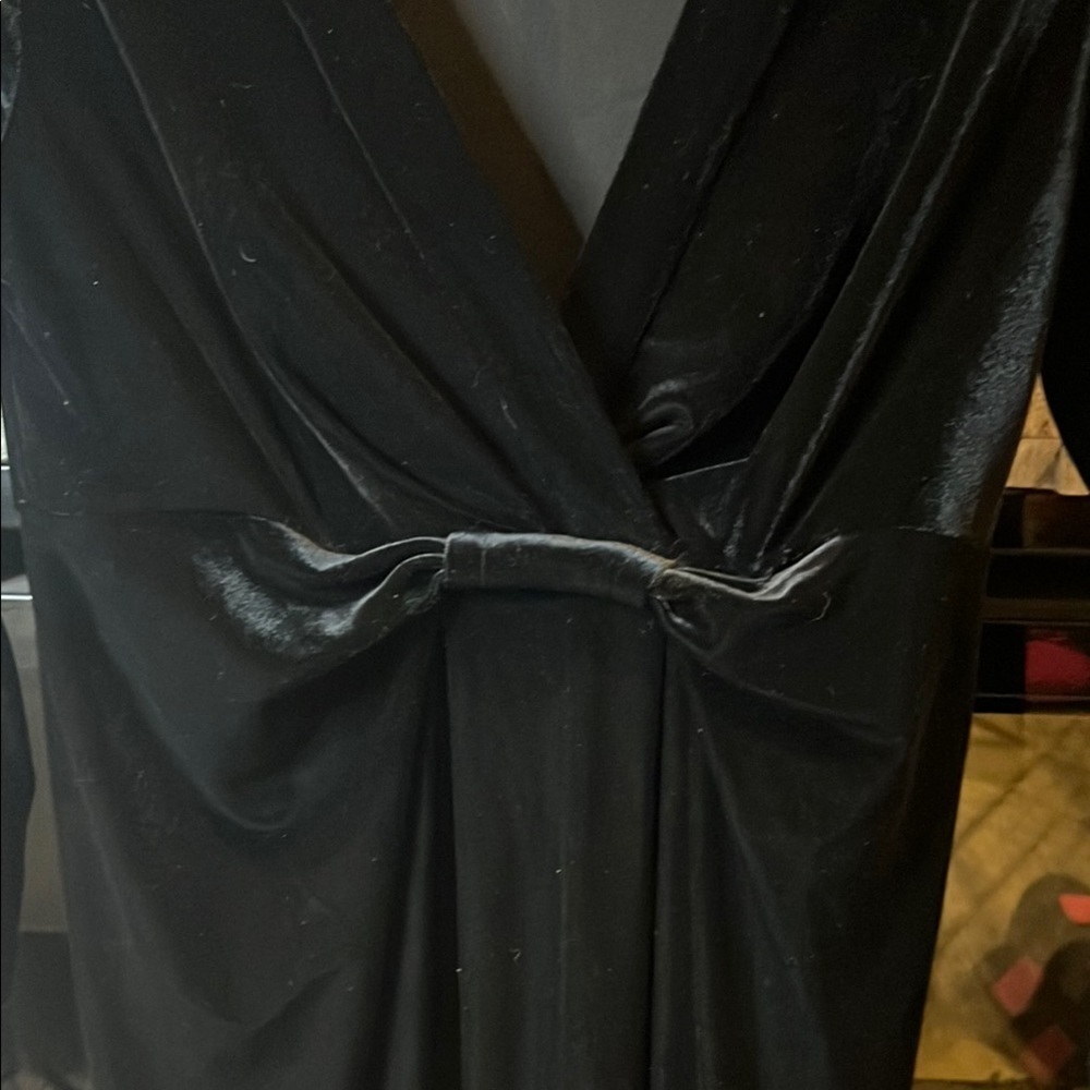 BCBGMaxAzria Black V-Neck Long Sleeve Velvet Cocktail Dress - Picture 8 of 11